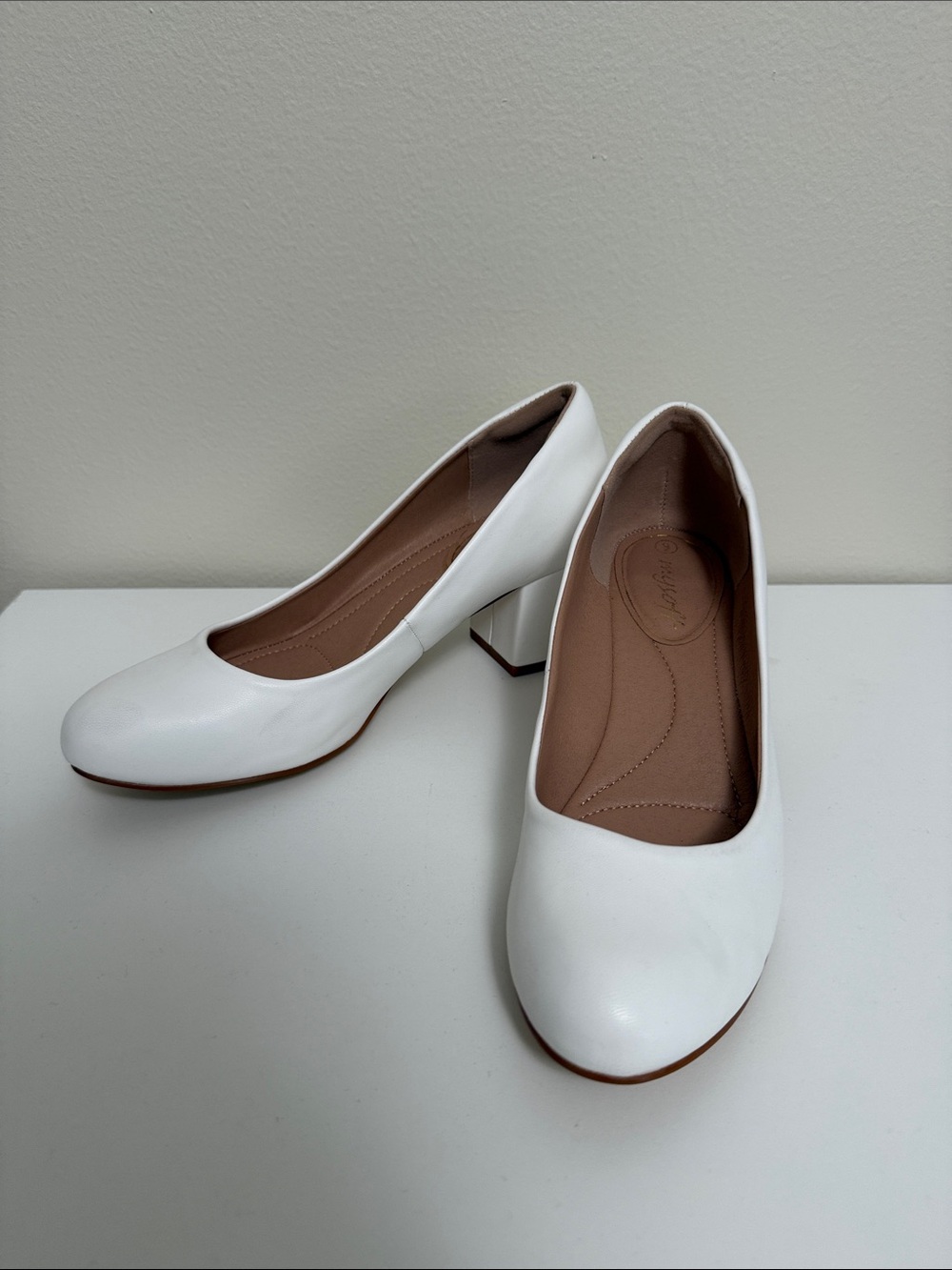 Mysoft•Classic White Block Heel Pumps for Women•Size 9